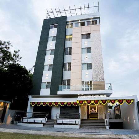 Hotel Veesons Executive Solapur Εξωτερικό φωτογραφία