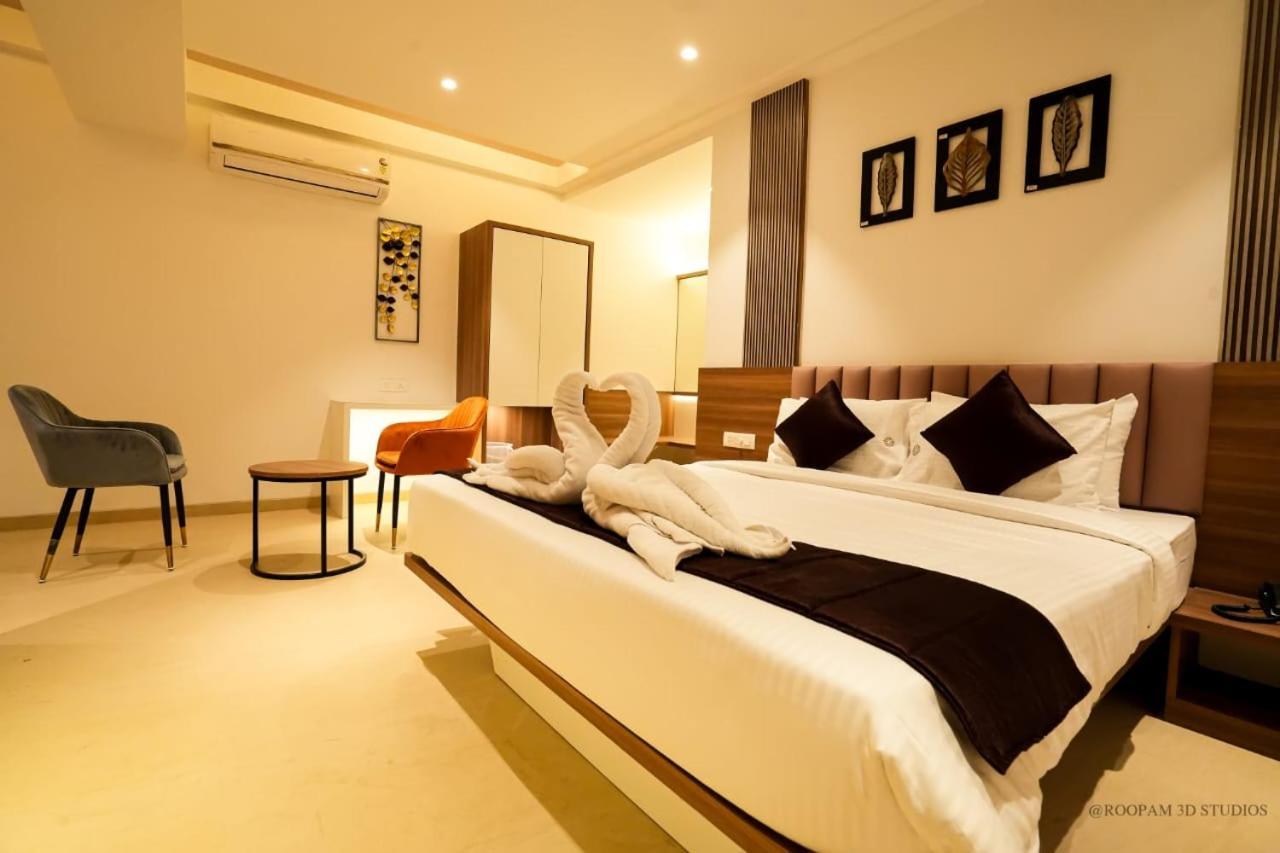 Hotel Veesons Executive Solapur Εξωτερικό φωτογραφία