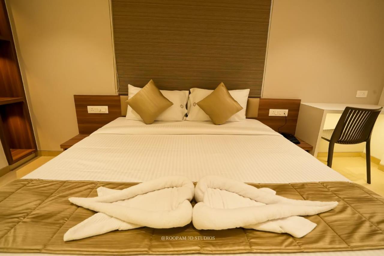 Hotel Veesons Executive Solapur Εξωτερικό φωτογραφία