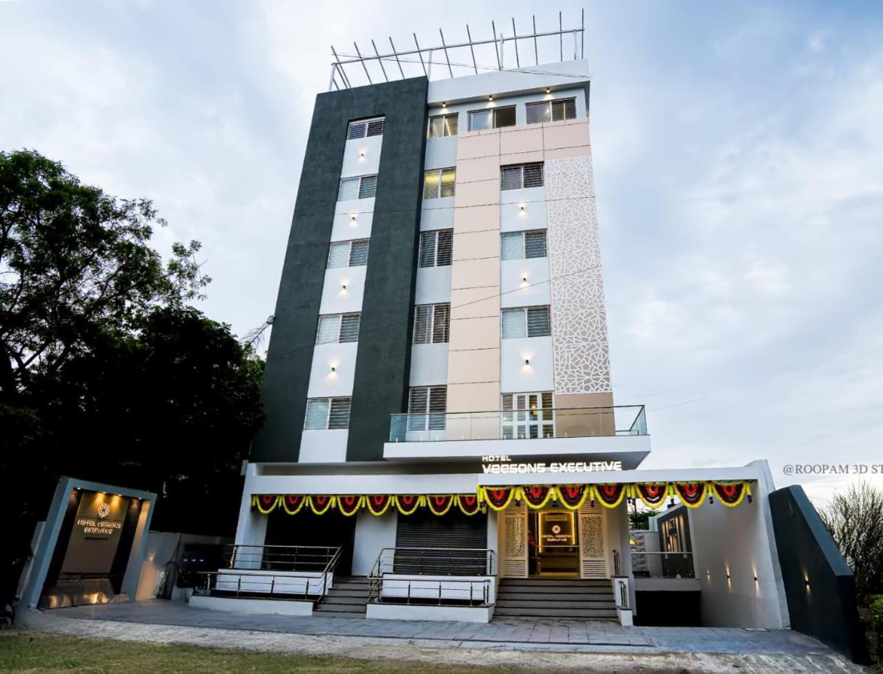 Hotel Veesons Executive Solapur Εξωτερικό φωτογραφία
